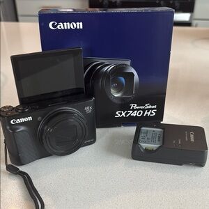 Canon PowerShot SX740 HS Black Digital Camera